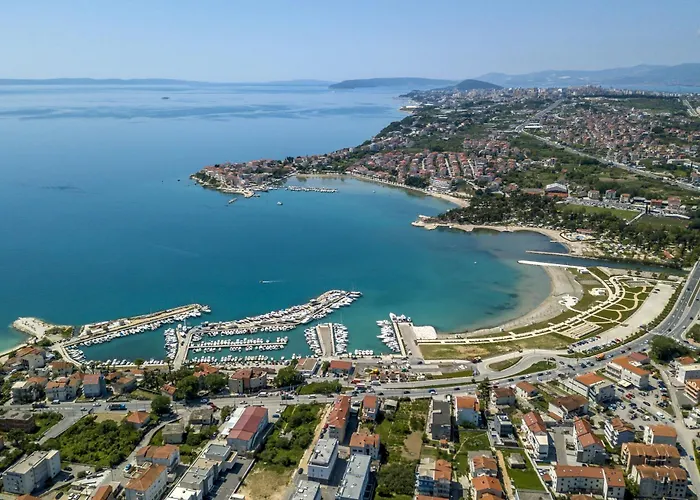Daire With Parking Space Podstrana, Split - 23706 *